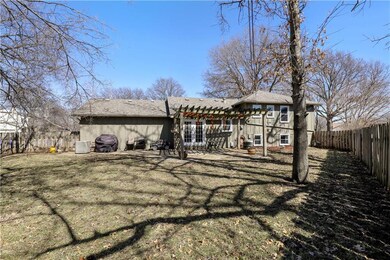 7310 Flint Dr, Shawnee, KS 66203 - photo 4