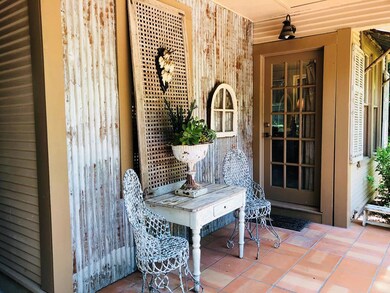 306 Cottonwood St, Fredericksburg, TX 78624 - photo 2