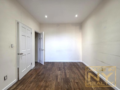 22-55 33rd St unit C8, Astoria, NY 11105 - photo 7