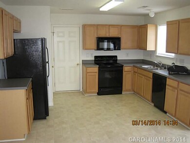Kitchen - Room for helpers
