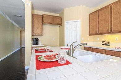 Breakfast bar, walk in pantry