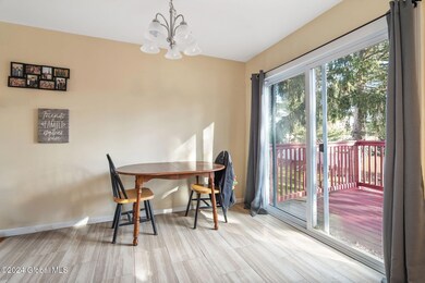 4 Red Oak Dr, Schenectady, NY 12302 - photo 6