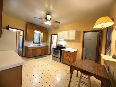 2054 Crosat St, La Salle, IL 61301 - photo 6