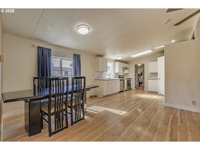 409 Wolfe Ave, Amity, OR 97101 - photo 7