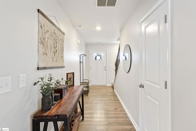 1929 Landrow Ln, Boiling Springs, SC 29316 - photo 5