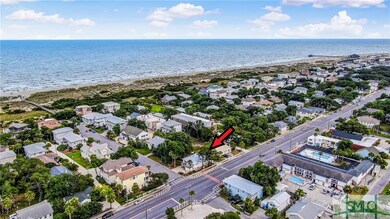Walking Distance to the Beach!