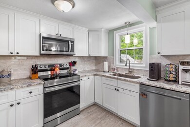 3 Everett St, Carver, MA 02330 - photo 2