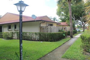 4332 Woodstock Dr unit B, West Palm Beach, FL 33409 - photo 2