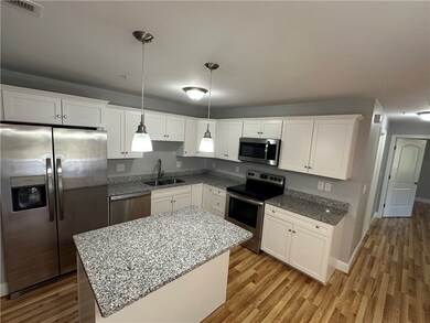 Kitchen- stainless appliances / granite / counter