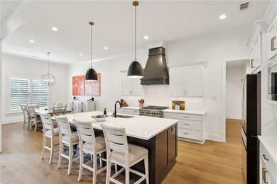 Kitchen center island, quartz countertops