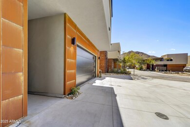 005_Entry View