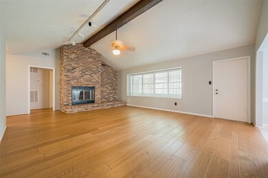 16118 Tibet Rd, Friendswood, TX 77546 - photo 2