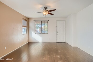 6-934962649-09 Living Room