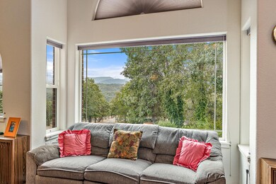 9996 Blackwell Rd, Central Point, OR 97502 - photo 6