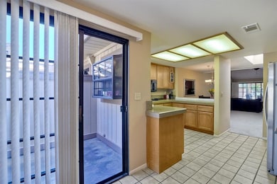 29861 Circle r Creek Ln, Escondido, CA 92026 - photo 6