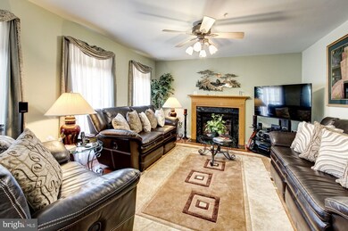 8614 Hillview Rd, Hyattsville, MD 20785 - photo 5