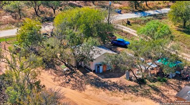 13 Senior Rd, von Ormy, TX 78073 - photo 6