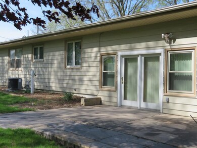 1007 2nd St SW, Clarion, IA 50525 - photo 3