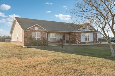 9462 E Yorkshire Ave, Claremore, OK 74017 - photo 3