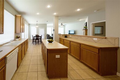Huge Kitchen! Perfect for hosting large gatherings