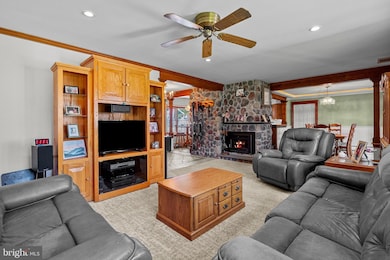 41 Spicebush Rd, Levittown, PA 19056 - photo 7