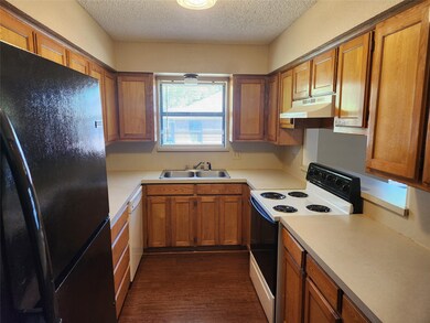 2212 Bernard St unit 22, Denton, TX 76205 - photo 4