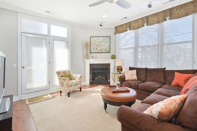 4814 N Damen Ave unit 202, Chicago, IL 60625 - photo 3