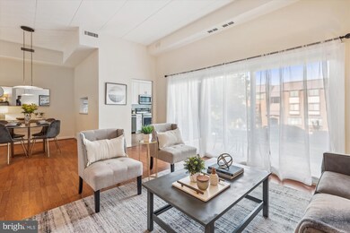 130 Roberts Ln unit 100, Alexandria, VA 22314 - photo 4