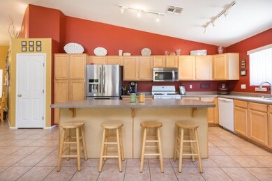 07- SPACIOUS KITCHEN