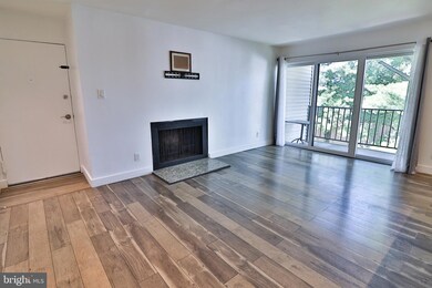 130 Duvall Ln unit 303, Gaithersburg, MD 20877 - photo 3