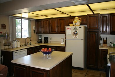 4051 N 77th Dr, Phoenix, AZ 85033 - photo 7