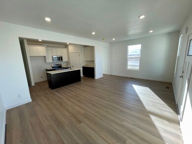 897 Mathilda Dr unit 254, Saratoga Springs, UT 84045 - photo 6