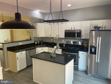 12251 Maidstone Ct, Woodbridge, VA 22192 - photo 5