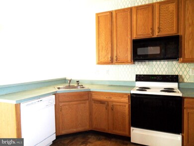 201 N Silver Fox Dr unit 472, Glen Mills, PA 19342 - photo 7