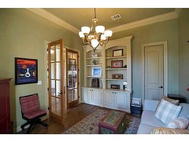 Studio/Study/Office. Office area located off the e