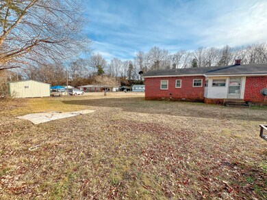 153 Shelton St, Linden, TN 37096 - photo 5