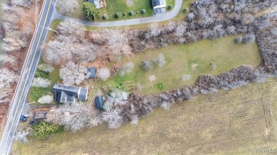 9005 Tonawanda Creek Rd, Clarence Center, NY 14032 - photo 3