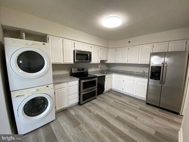 3709 S George Mason Dr unit 1007 E, Baileys Crossroads, VA 22041 - photo 6