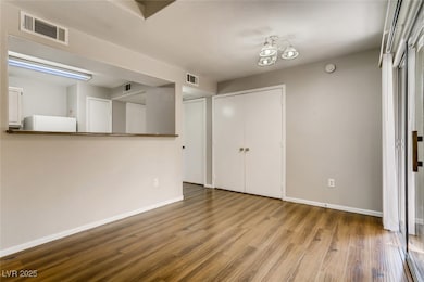 555 E Silverado Ranch Bl Blvd unit 2012, Las Vegas, NV 89183 - photo 7