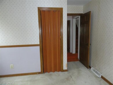 1st bedroom closet