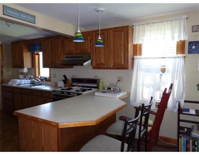 9 Holly Cir unit 1, Buzzards Bay, MA 02532 - photo 3