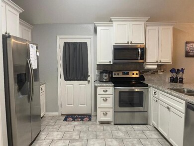 230 W Munson St, Denison, TX 75020 - photo 4