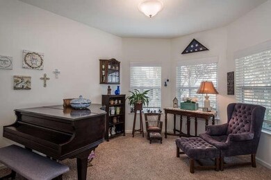 6887 E Cortland Ave, Fresno, CA 93727 - photo 6