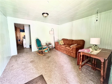 21 S Round St, New Castle, PA 16101 - photo 2