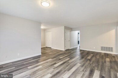 1125 Huntmaster Terrace NE unit 202, Leesburg, VA 20176 - photo 6