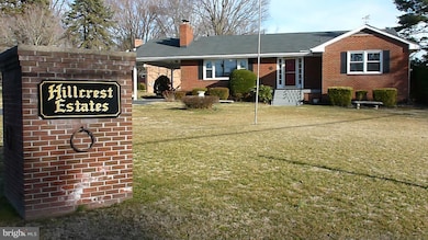 8003 Hillcrest Dr, Manassas, VA 20111 - photo 2