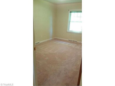 1821 Oak Dr, Asheboro, NC 27205 - photo 6