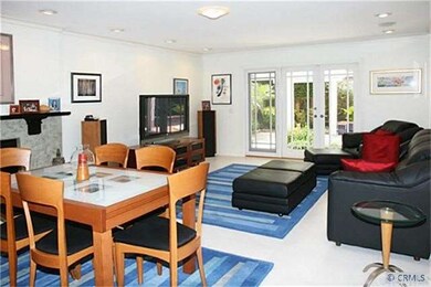 Extra large inviting family room with recessed lig
