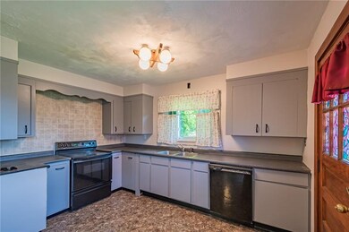 Spacious kitchen!