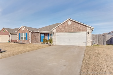 1304 E Toledo St, Broken Arrow, OK 74012 - photo 2